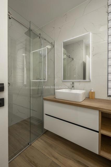 Villa moderna con piscina, a 150 m dal mare - Zaton, Nin