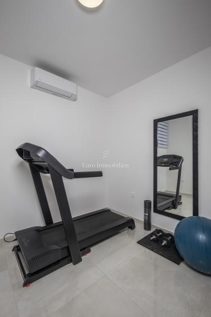 Villa moderna con piscina, a 150 m dal mare - Zaton, Nin