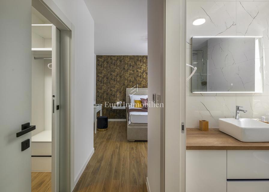 Villa moderna con piscina, a 150 m dal mare - Zaton, Nin