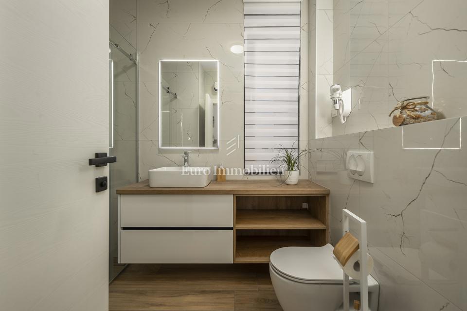 Villa moderna con piscina, a 150 m dal mare - Zaton, Nin