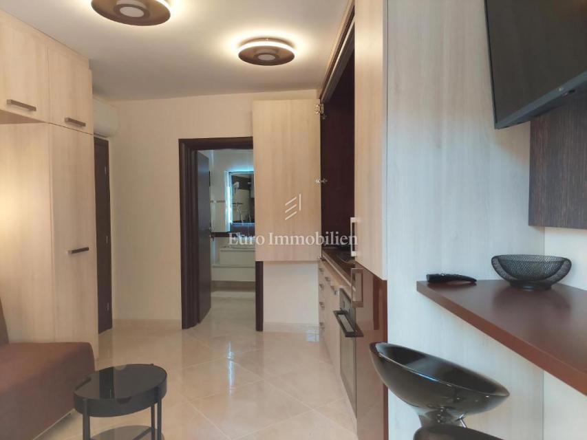 Novi Vinodolski - casa con tre unità abitative