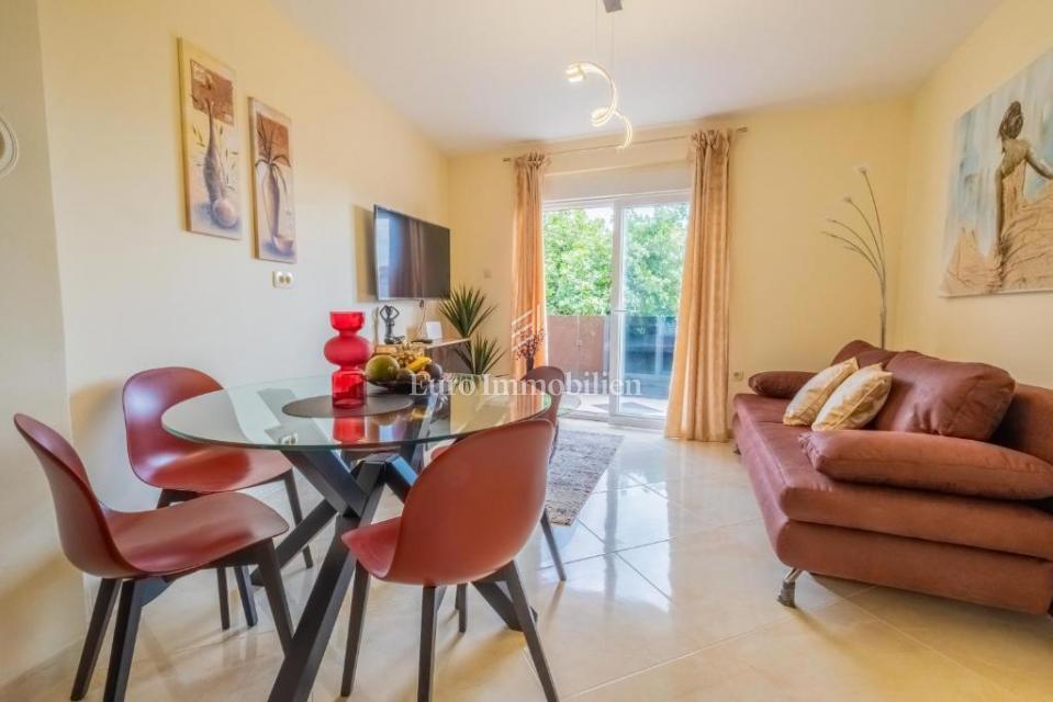 Novi Vinodolski - casa con tre unità abitative