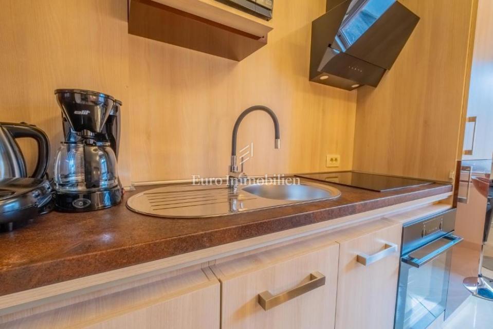 Novi Vinodolski - casa con tre unità abitative