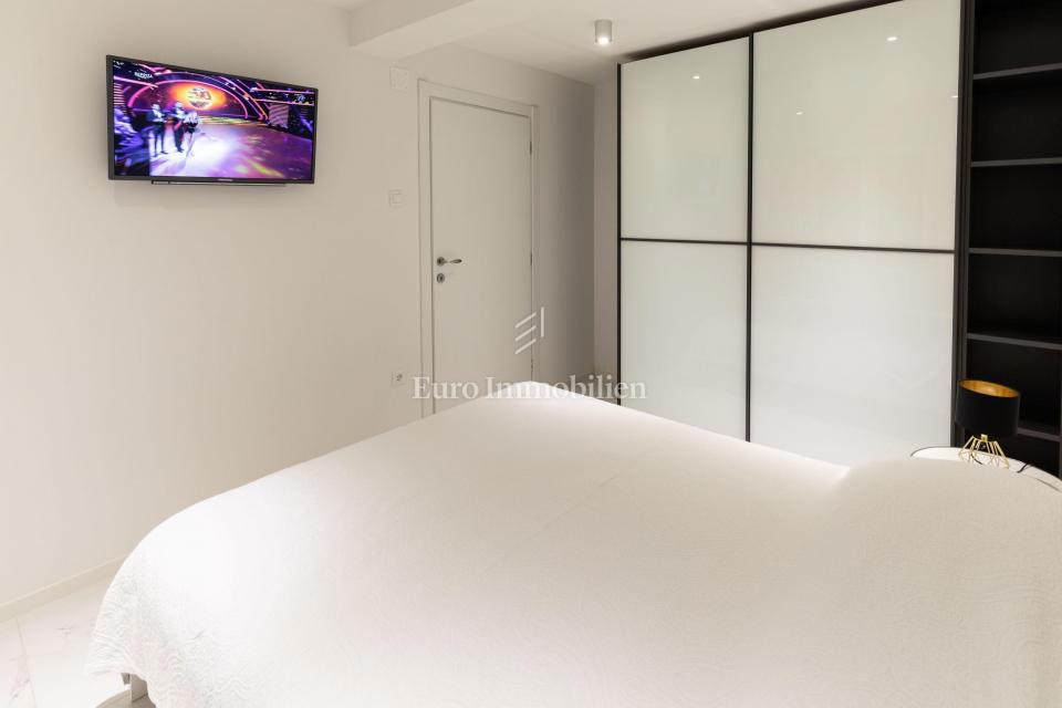 Crikvenica - casa con 4 appartamenti e vista mare