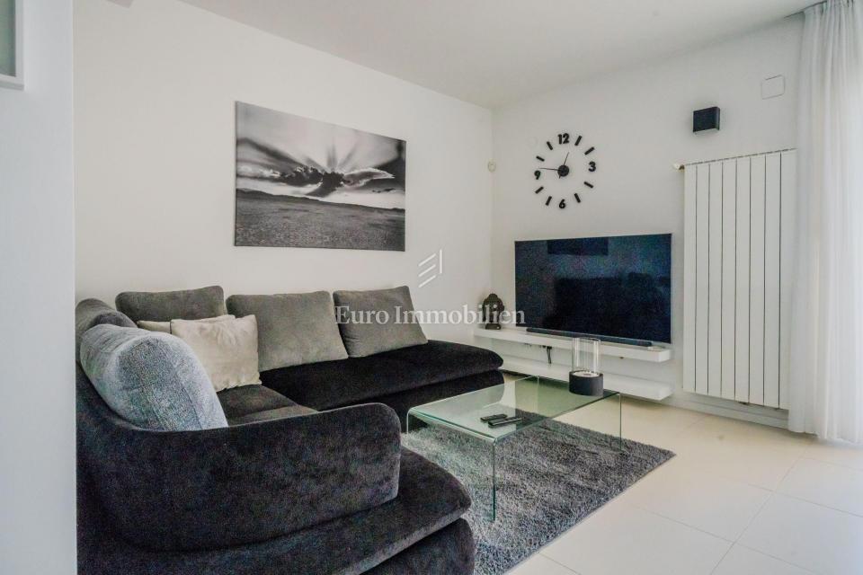 Crikvenica - casa con 4 appartamenti e vista mare