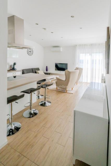 Crikvenica - casa con 4 appartamenti e vista mare