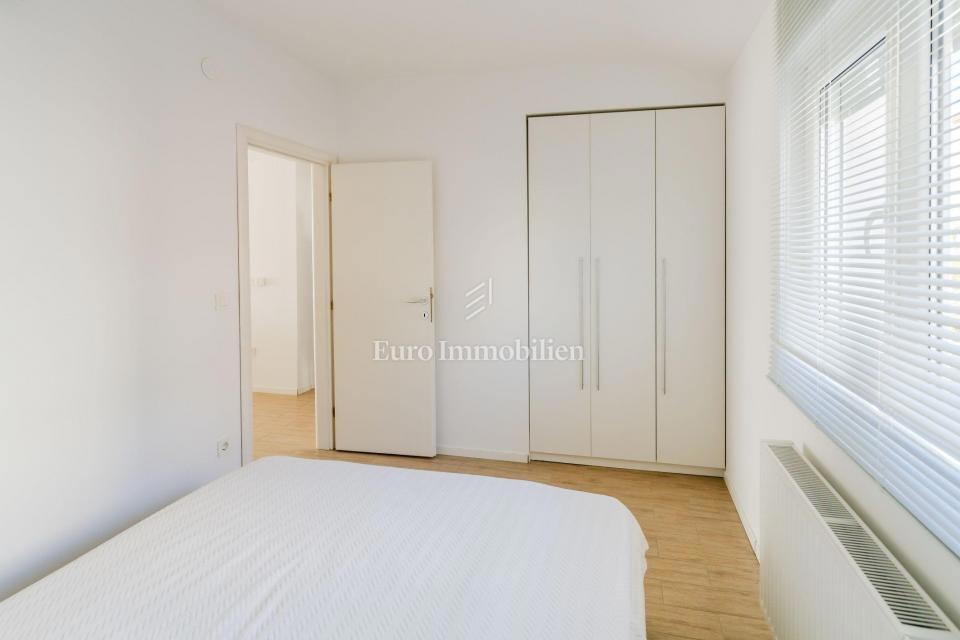 Crikvenica - casa con 4 appartamenti e vista mare