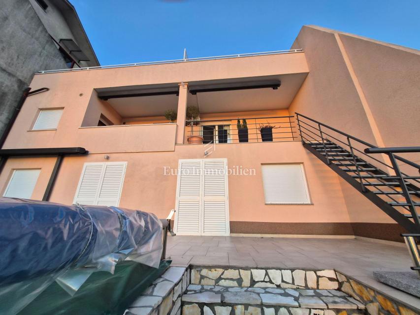 Crikvenica - casa con 4 appartamenti e vista mare