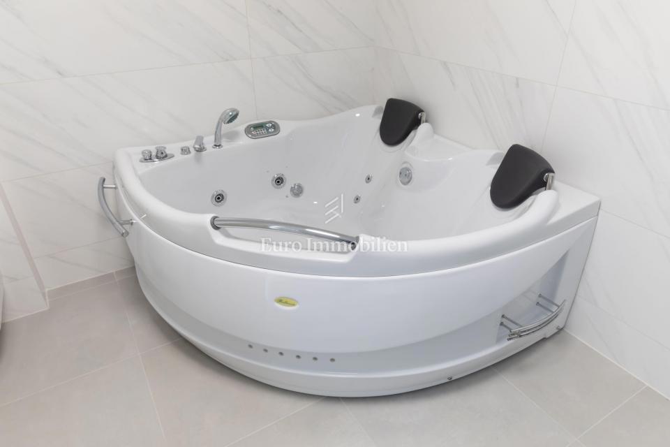 Crikvenica - casa con 4 appartamenti e vista mare