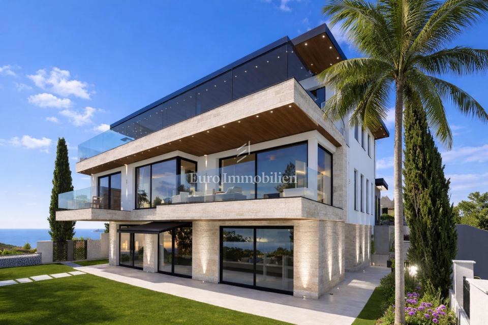 Attico di lusso con vista mare vicino a Opatija