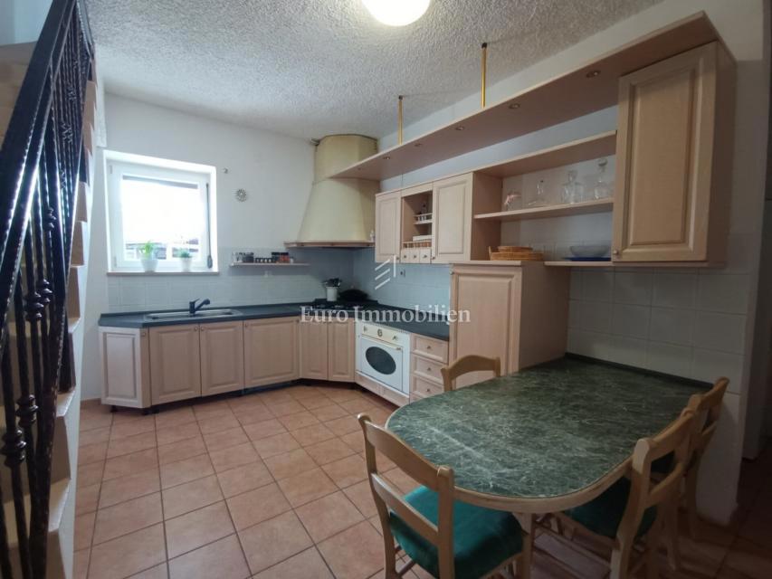 POREČ!!! Appartamento con piscina, a 5 km dal mare