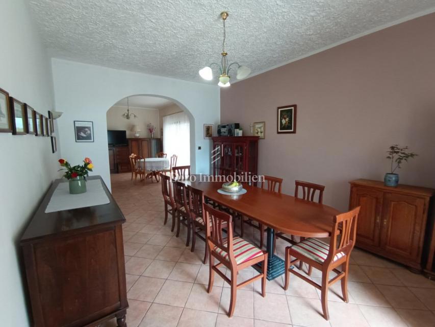 POREČ!!! Appartamento con piscina, a 5 km dal mare