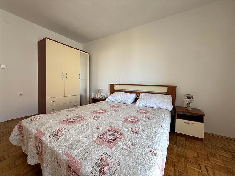 Promajna - condominio vicino alla spiaggia