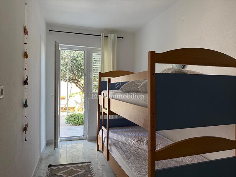 Promajna - condominio vicino alla spiaggia