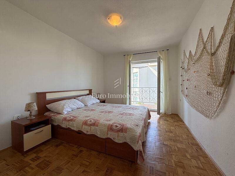 Promajna - condominio vicino alla spiaggia