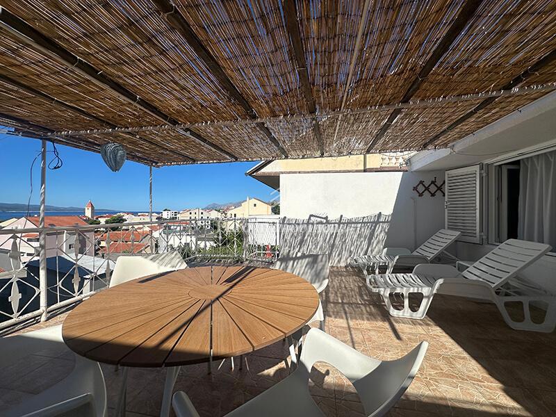 Promajna - condominio vicino alla spiaggia