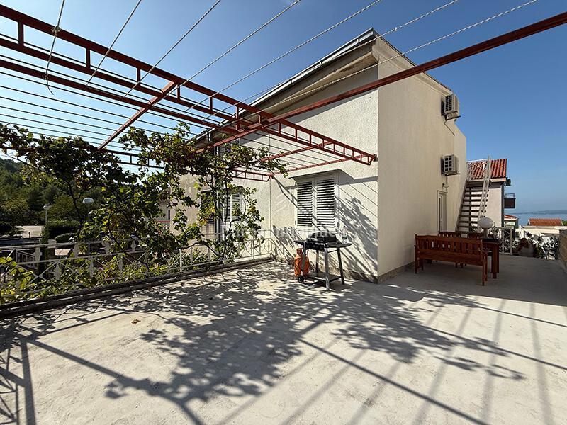 Promajna - condominio vicino alla spiaggia