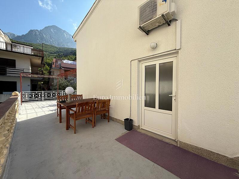 Promajna - condominio vicino alla spiaggia