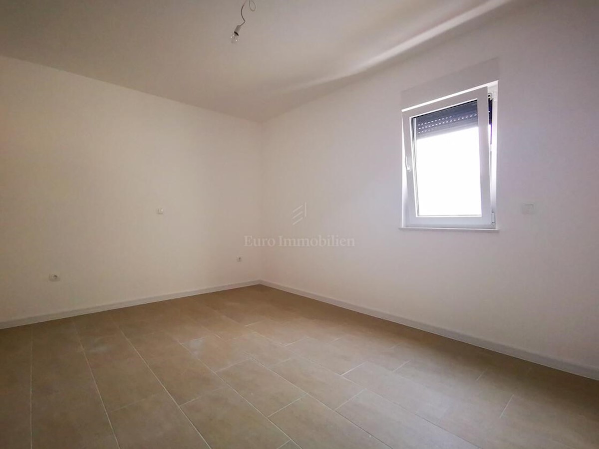 Lovely spacious apartment in Baška Voda