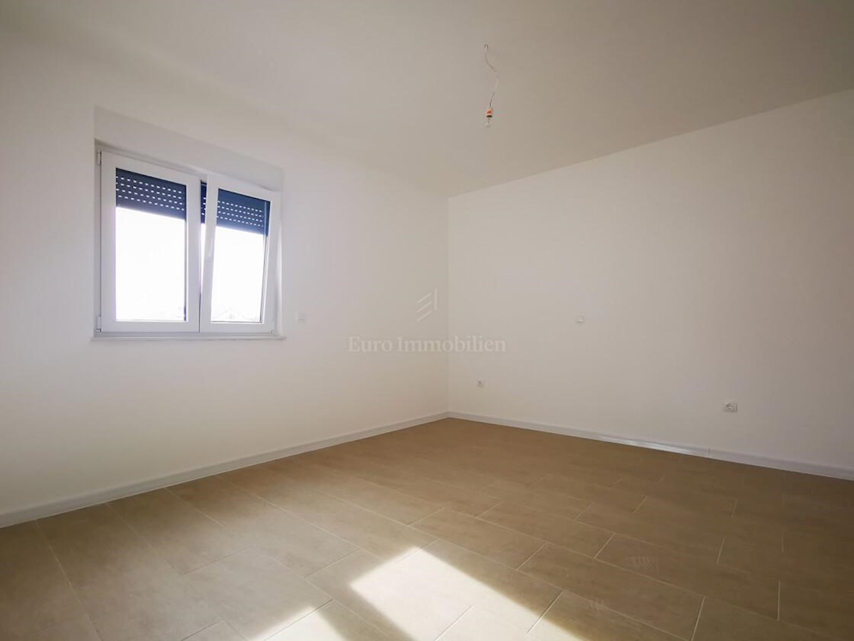 Lovely spacious apartment in Baška Voda