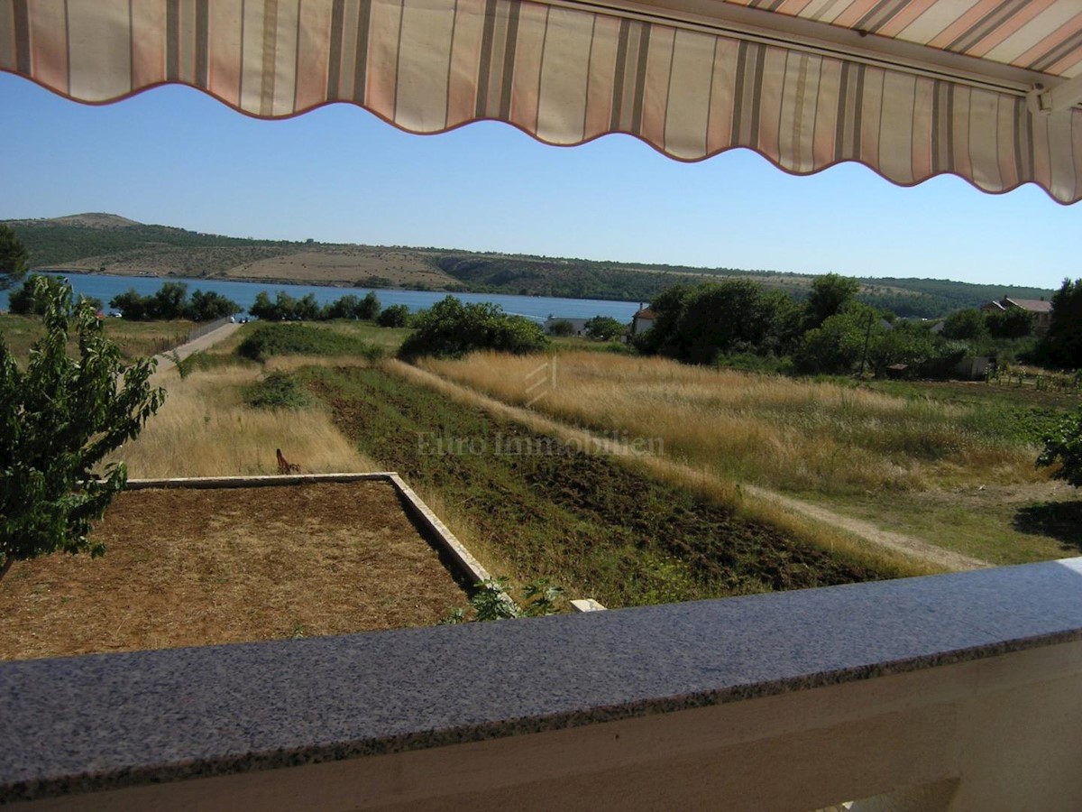 Casa familiare con vista sul mare