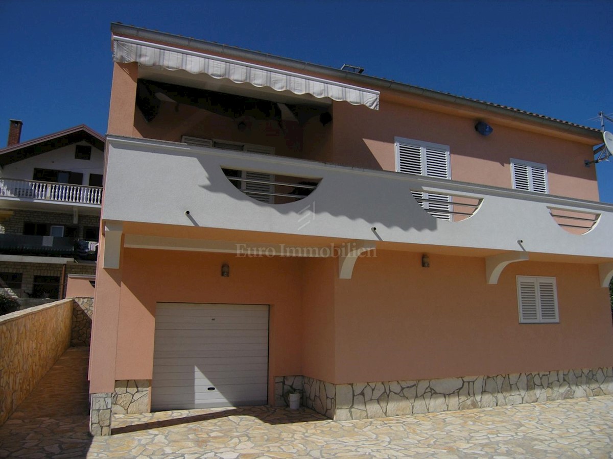 Casa familiare con vista sul mare