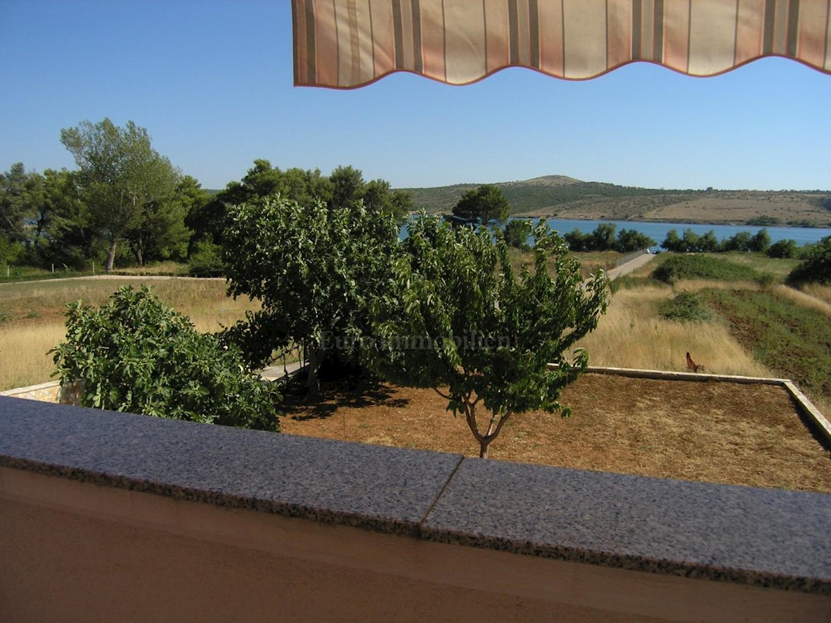 Casa familiare con vista sul mare