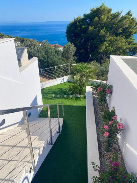 Modern villa with a beautiful view of the sea under construction