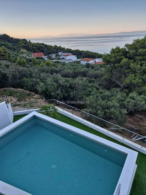 Modern villa with a beautiful view of the sea under construction