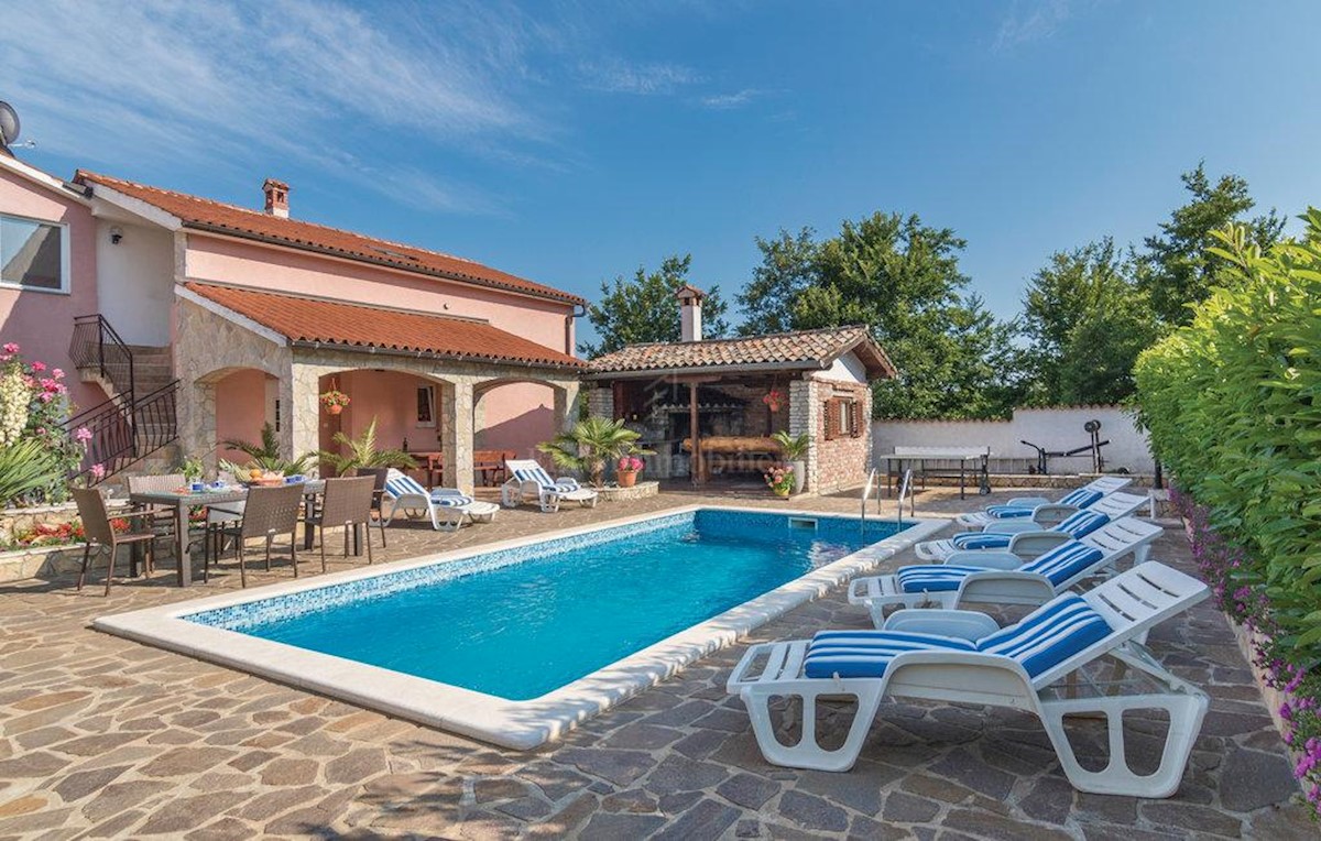 Two apartment houses with swimming pool