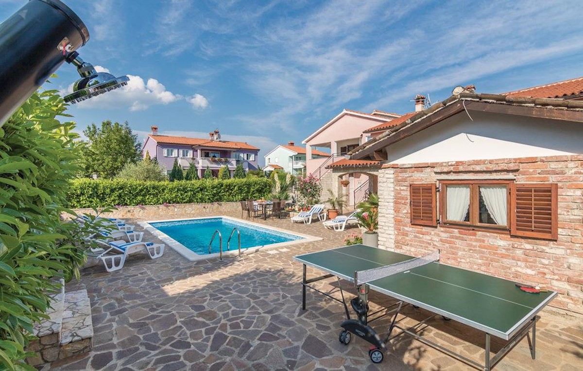 Two apartment houses with swimming pool