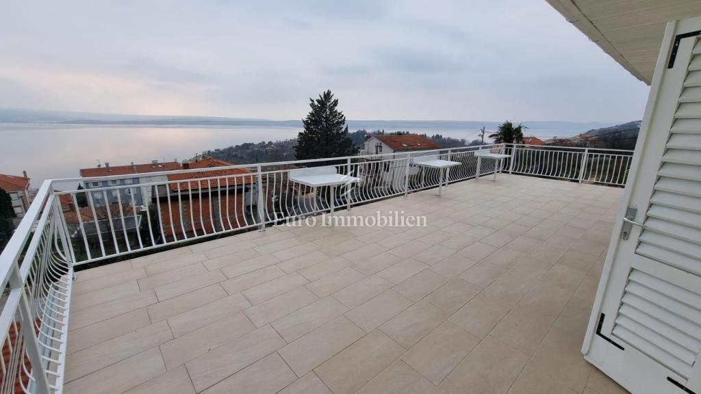 Detached house with garden near the sea, Dramalj