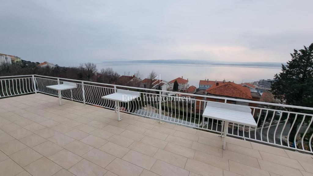 Detached house with garden near the sea, Dramalj