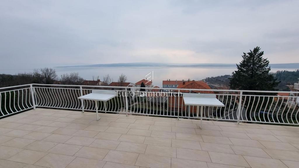 Detached house with garden near the sea, Dramalj