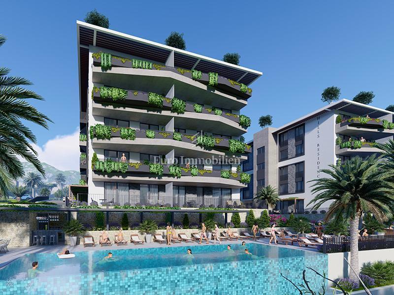 Makarska, ovest, nuovo complesso di edifici moderni con piscina