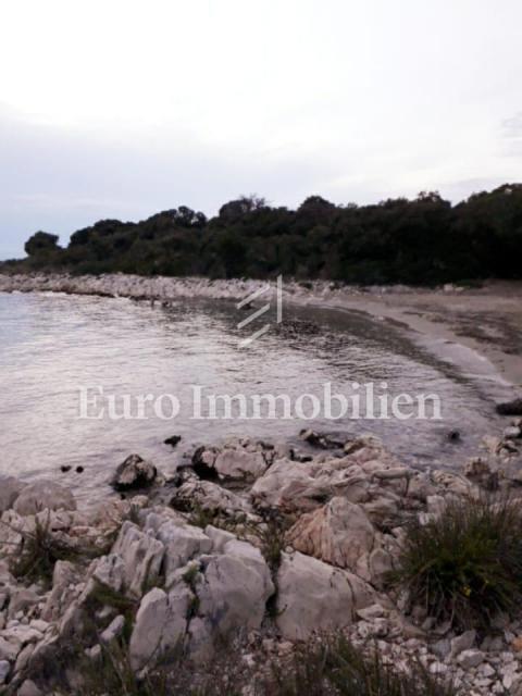 Isola di Vir - casa indipendente a 200 m dal mare