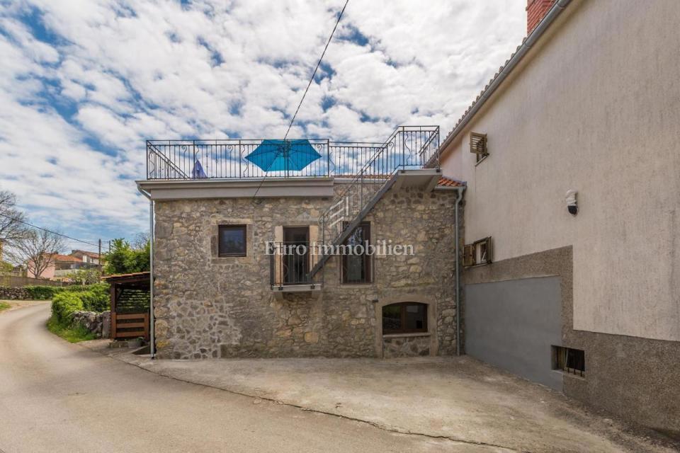 Bella casa di pietra con vista mare - dintorni della citta di Veglia