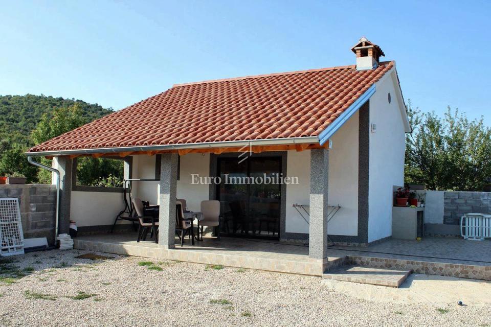 Casa con piscina in una posizione tranquilla - Gacelezi