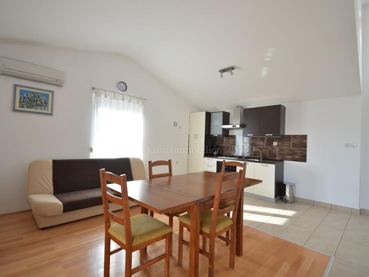 Casa familiare con quatro appartamenti a 100 m dal mare