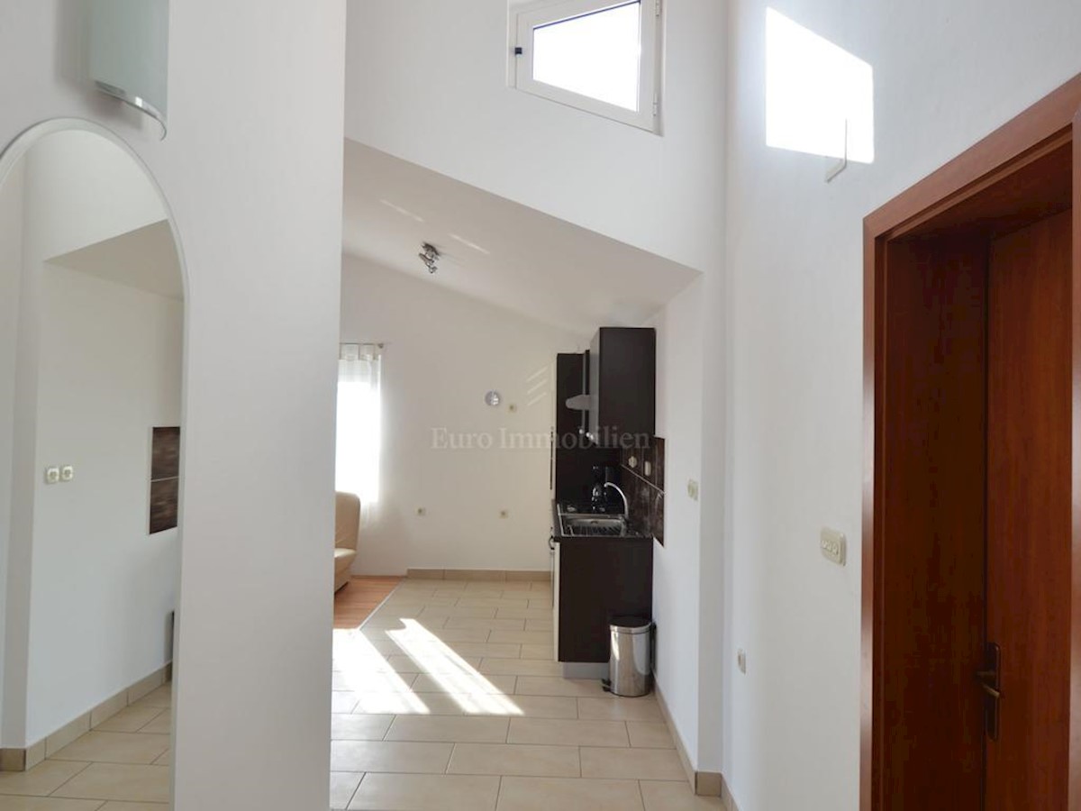 Casa familiare con quatro appartamenti a 100 m dal mare