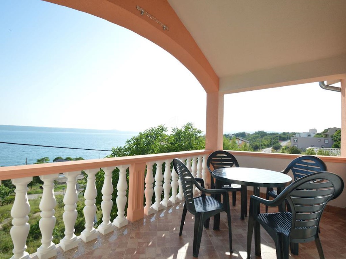 Casa familiare con quatro appartamenti a 100 m dal mare