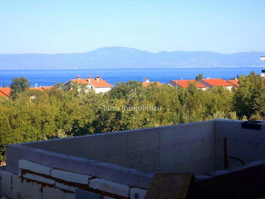 Nuova costruzione - metà di casa bifamiliare con vista sul mare a