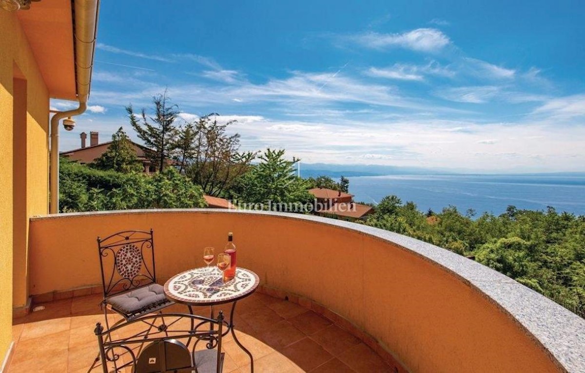 Beautiful villa with a sea view, in surroundings of Opatija!