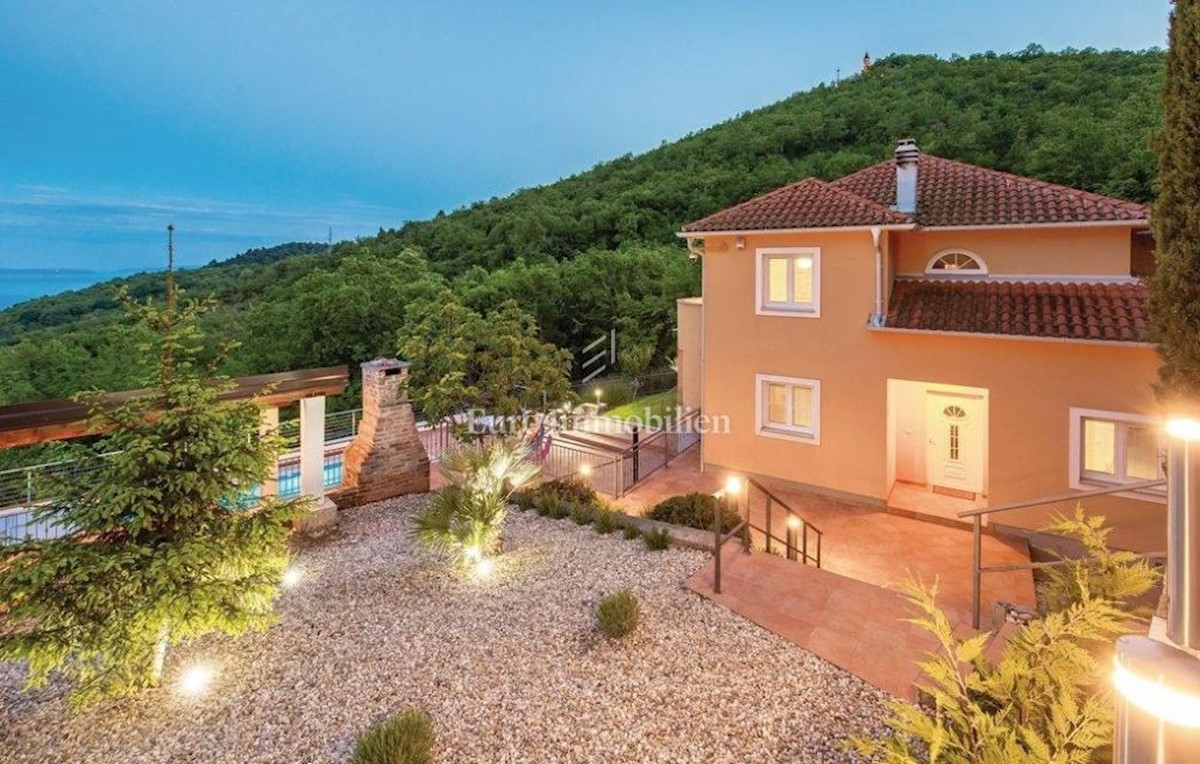 Beautiful villa with a sea view, in surroundings of Opatija!