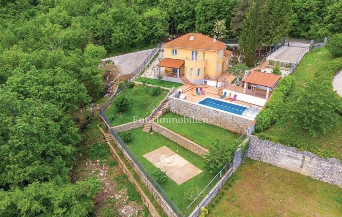 Beautiful villa with a sea view, in surroundings of Opatija!