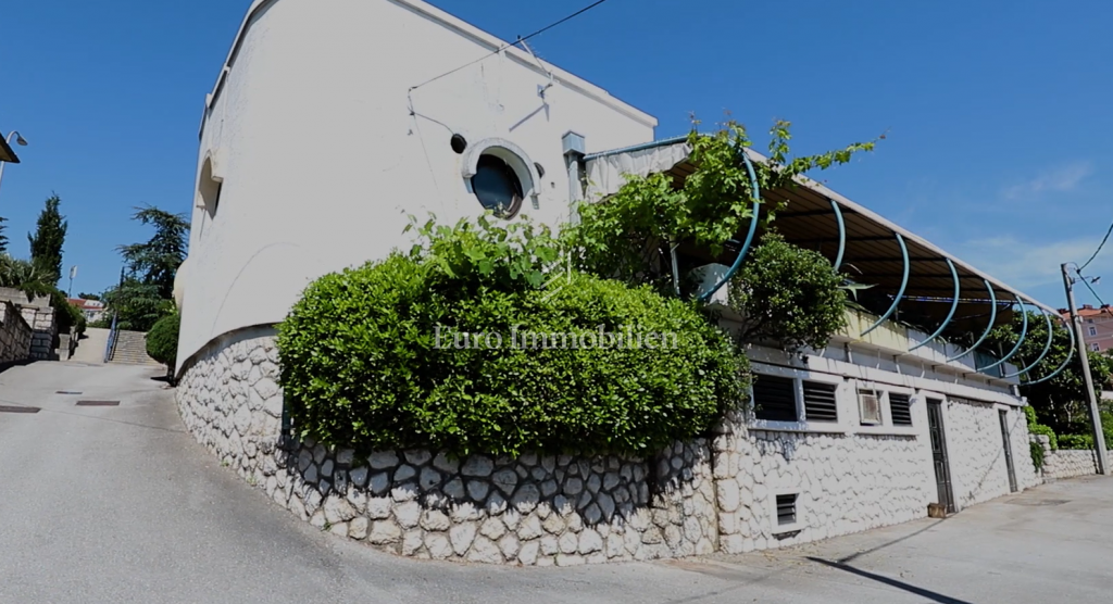 Crikvenica, casa con ristorante, ottima posizione