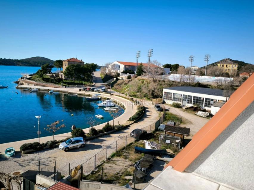 Casa con vista mare vicino alla spiaggia di Banj - Šibenik