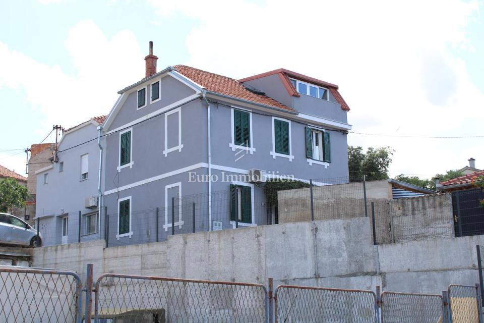 Casa con vista mare vicino alla spiaggia di Banj - Šibenik