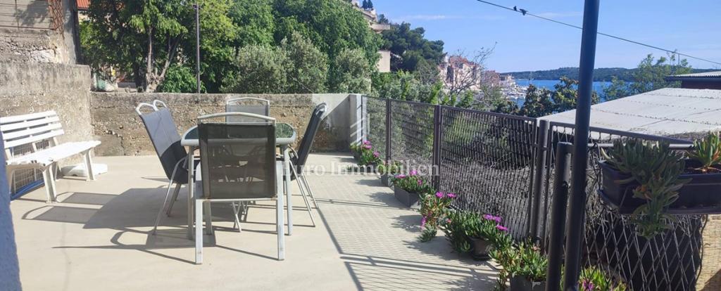 Casa con vista mare vicino alla spiaggia di Banj - Šibenik