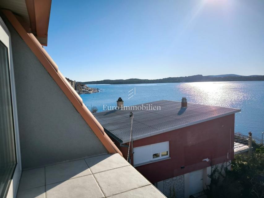 Casa con vista mare vicino alla spiaggia di Banj - Šibenik